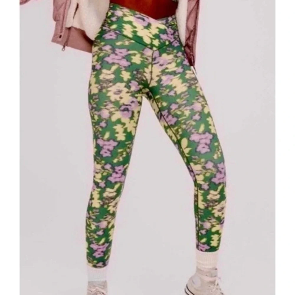 OFFLINE by Aerie Real Me High Rise 7/8 Leggings Green‎ Floral Size Large NWOT